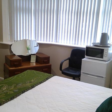 Luxury London Ensuite Double Room, Park Free, Tram-Train! Mitcham Ngoại thất bức ảnh