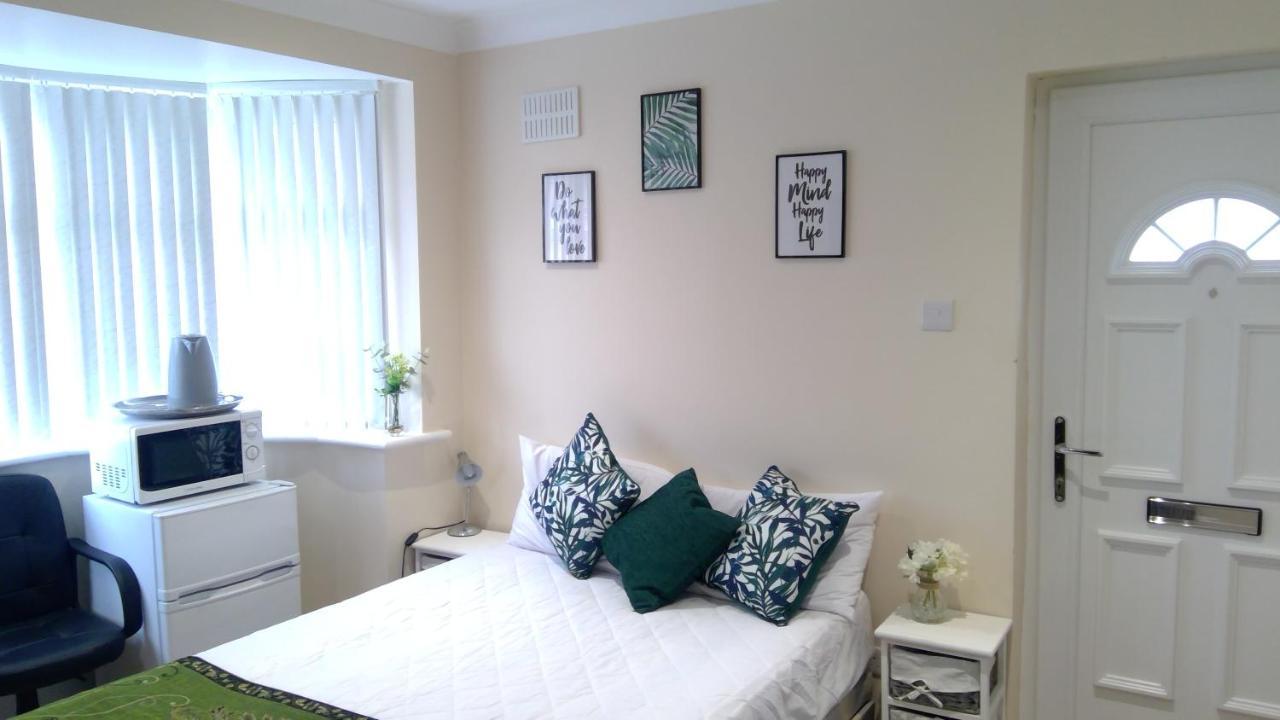 Luxury London Ensuite Double Room, Park Free, Tram-Train! Mitcham Ngoại thất bức ảnh